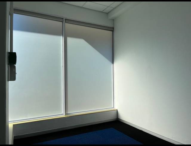 BUSINESS PROPERTY TO RENT IN CLAREMONT
